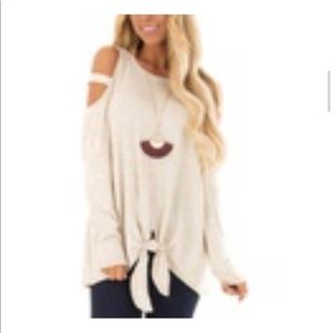 Cold shoulder top NWOT